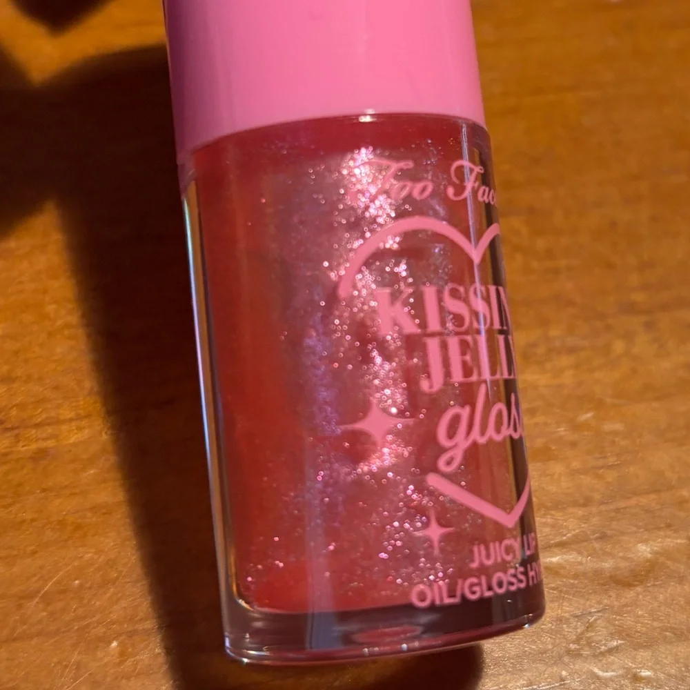 Too Faced Kissing Jelly Gloss Lipgloss Bubblegum